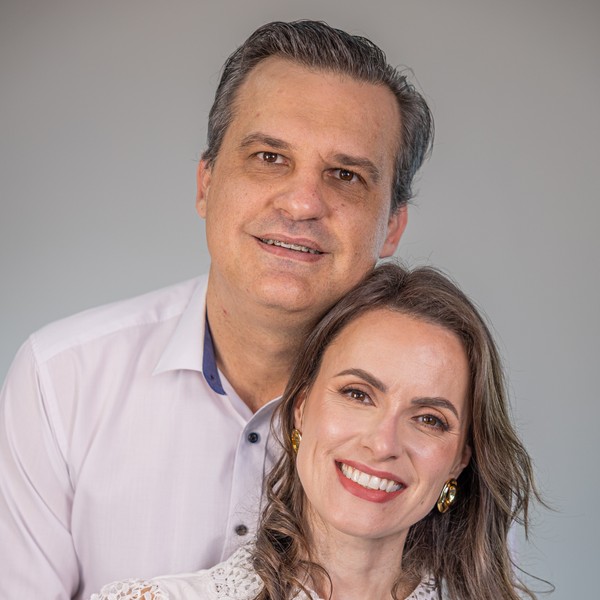 Prs. Ariomar e Adriane